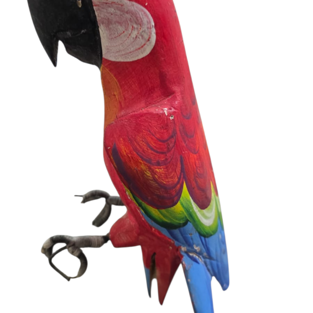 Arara de madeira, pintada a mão