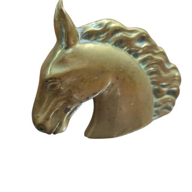 Pesado busto de cavalo de bronze