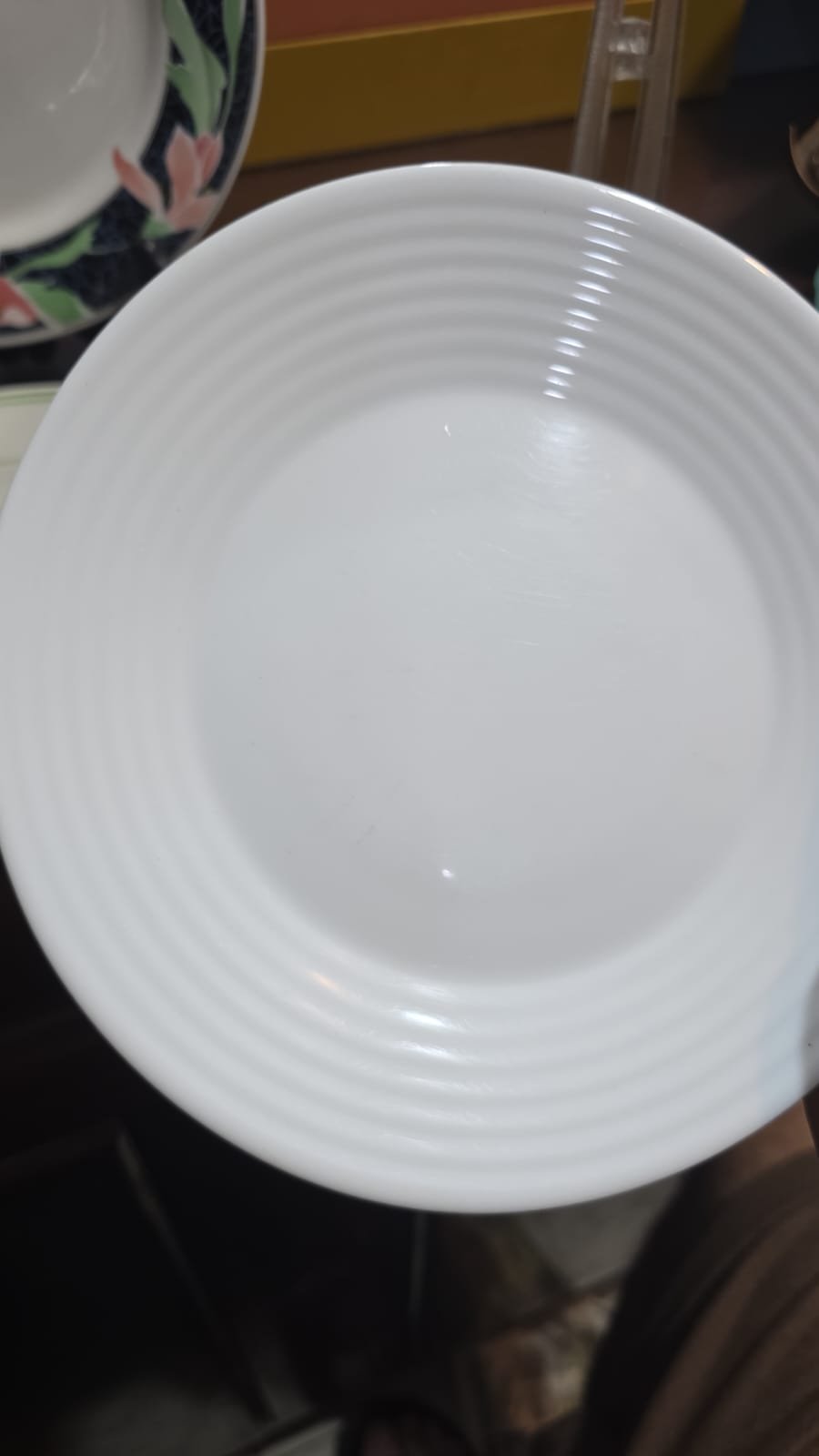 Trio de pratos de porcelana - Imagem 5