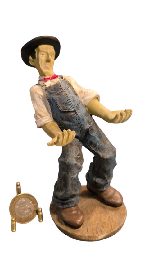 Escultura em resina representando Stan Laurel