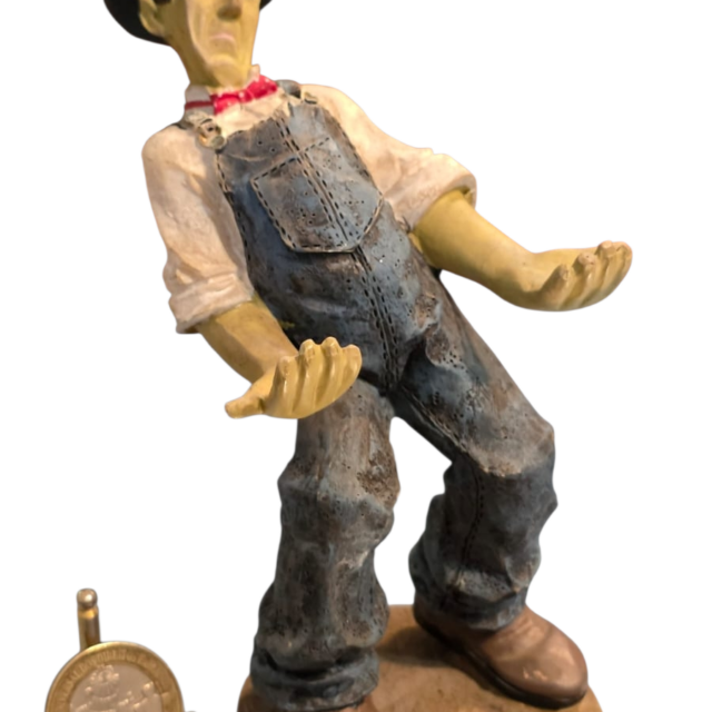 Escultura em resina representando Stan Laurel