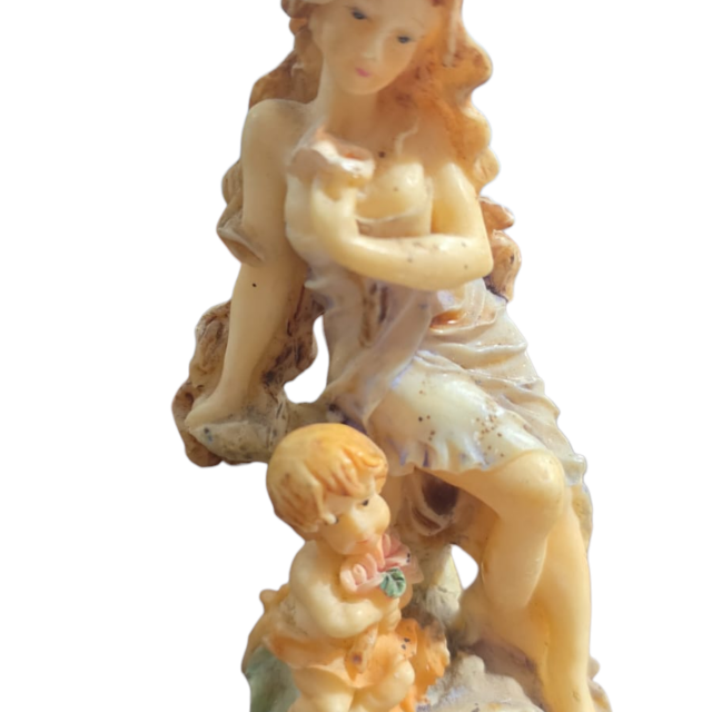 Bela escultura de resina