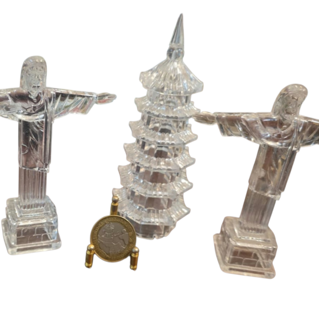 Trio de decorações em acrílico