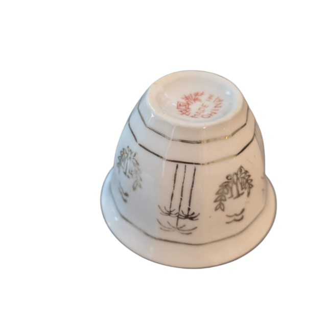 Copinho de porcelana chinesa pintado a mão
