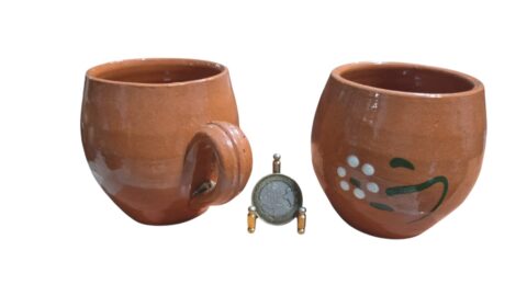 Par de canecas artesanais em cerâmica