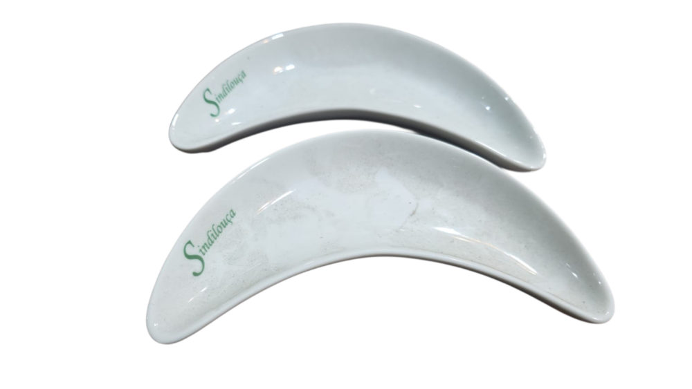 Raros e antigos corvilhetes (espinheiras) de porcelana Schmidt. (valor unitário)