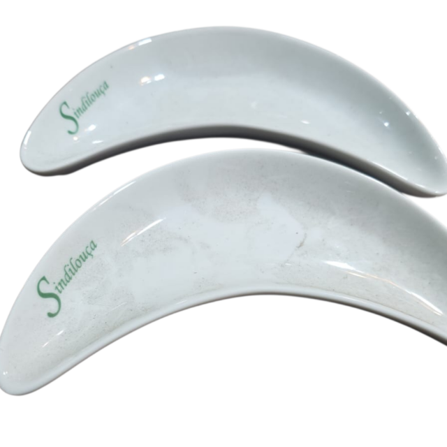 Raros e antigos corvilhetes (espinheiras) de porcelana Schmidt. (valor unitário)