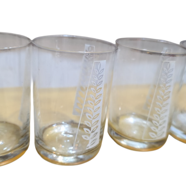 Quarteto de copinhos antigos de cristal com arte