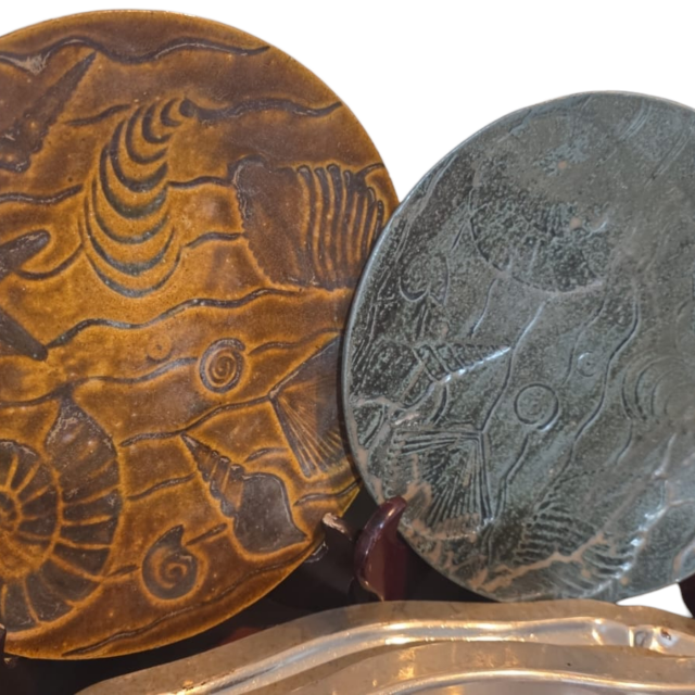 Par de cerâmicas artesanais com arte tropical