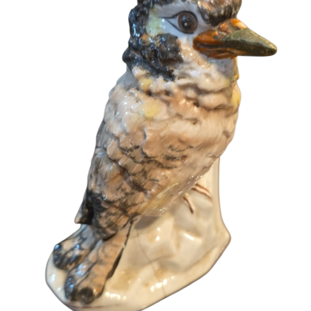 Antiga escultura de pássaro de porcelana pintado a mão