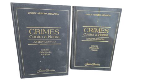 Par de livros capa dura