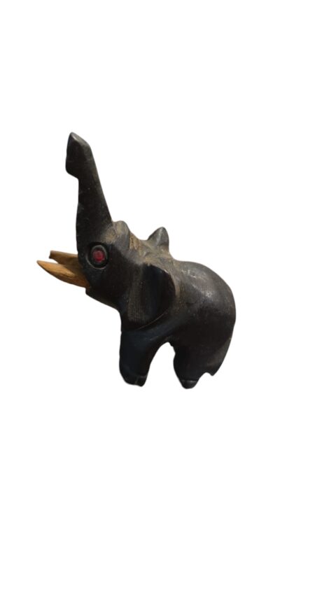 Antigo elefante de madeira