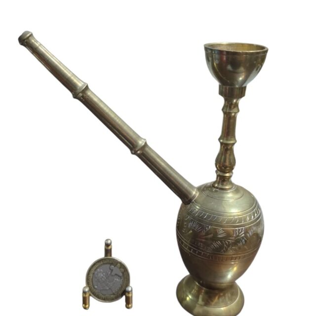 Narguilé ou cachimbo indiano de bronze