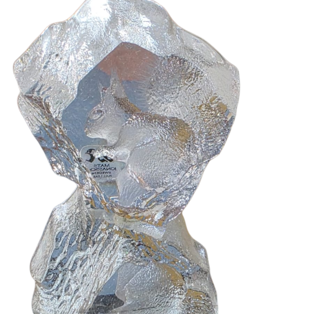Pequena escultura feita a mão, em cristal suíço