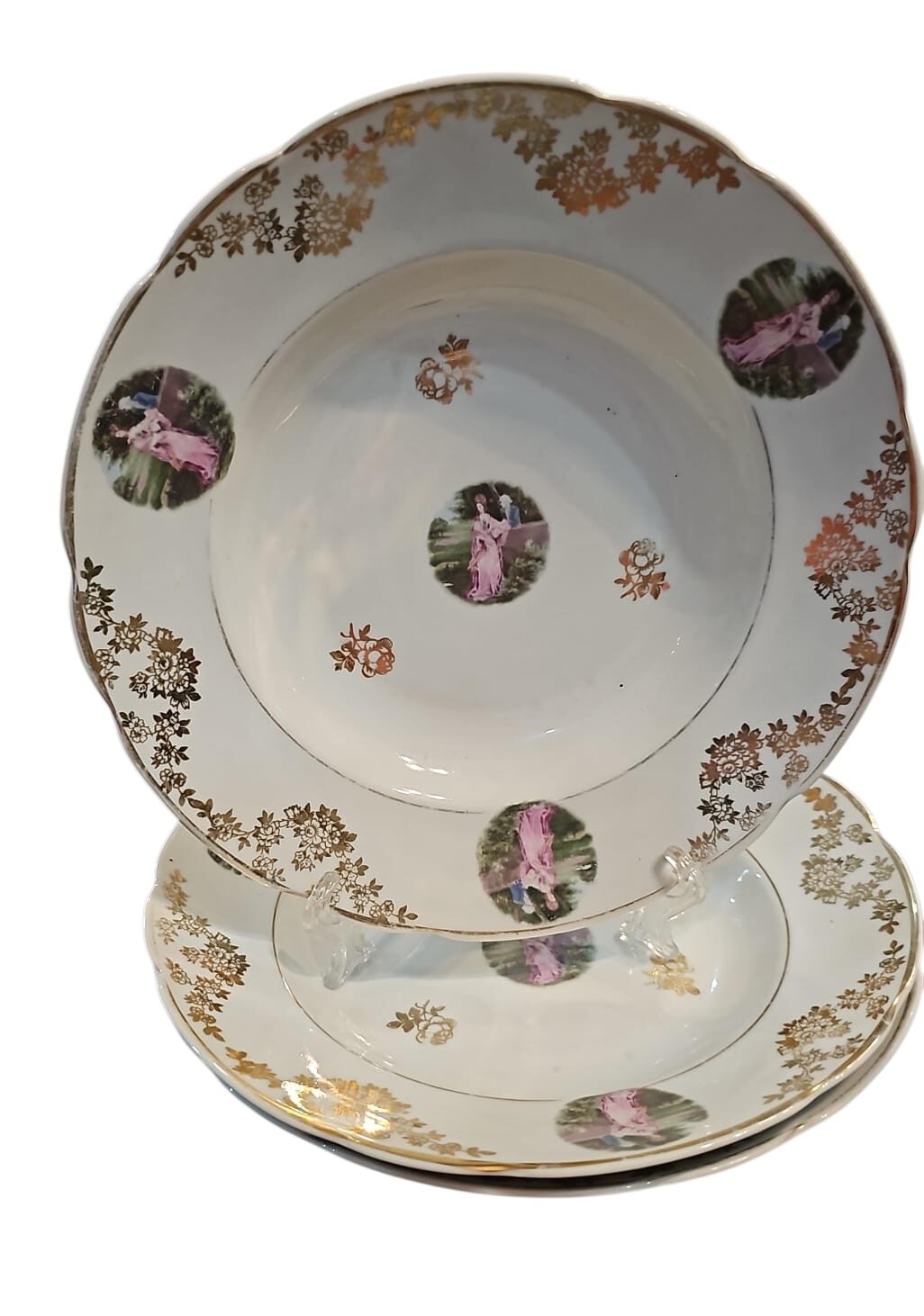 Porcelanas com belas artes e dourações