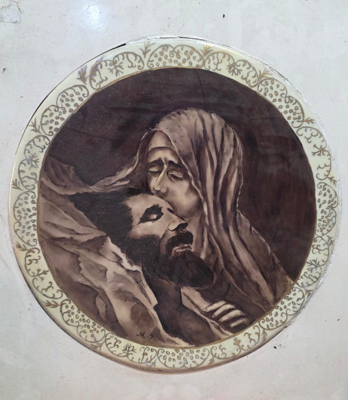Obra de arte sacra retratando uma figura feminina - Imagem 3