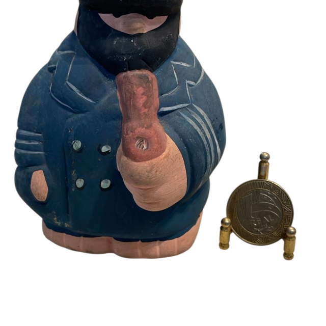 Antigo marinheiro de cerâmica pintado a mão