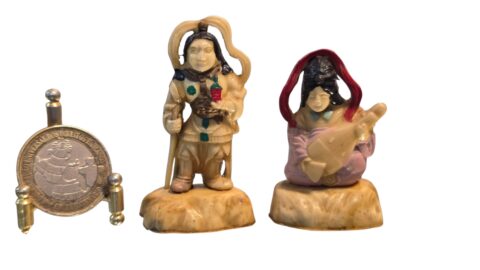 Par de miniaturas orientais em material sintético