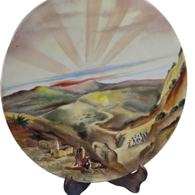 Grande porcelana pintada a mão com belíssima arte