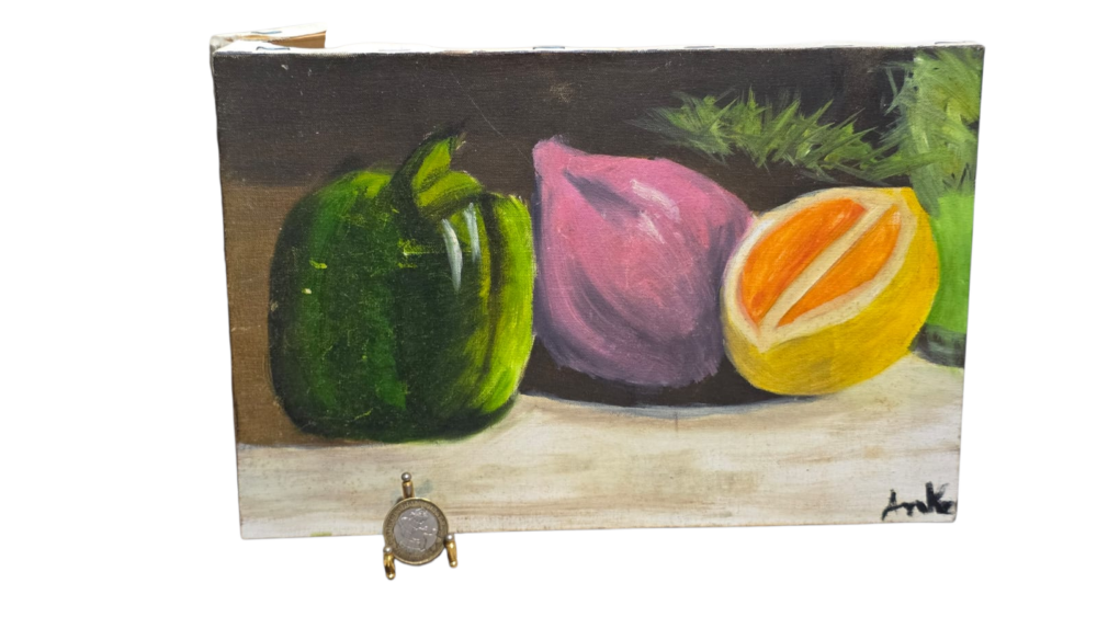 Quadro com pintura de frutas. Assinado