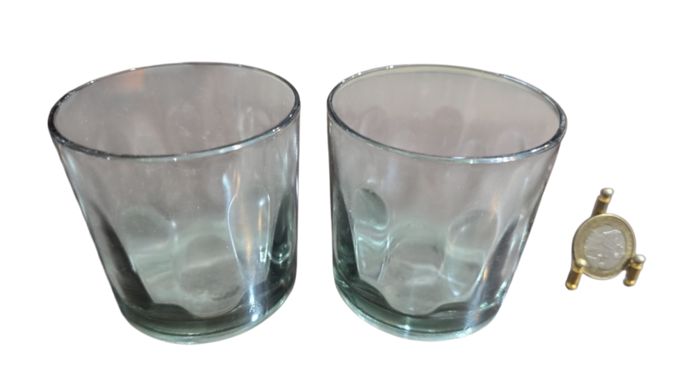 Par de belos copos de whisky fumê