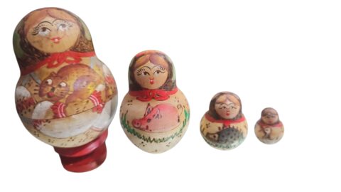 Antiga Matrioska russa, belíssima arte