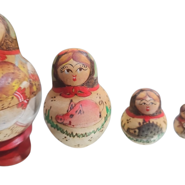 Antiga Matrioska russa, belíssima arte