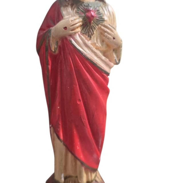 Imagem sacra de gesso, bela pintura