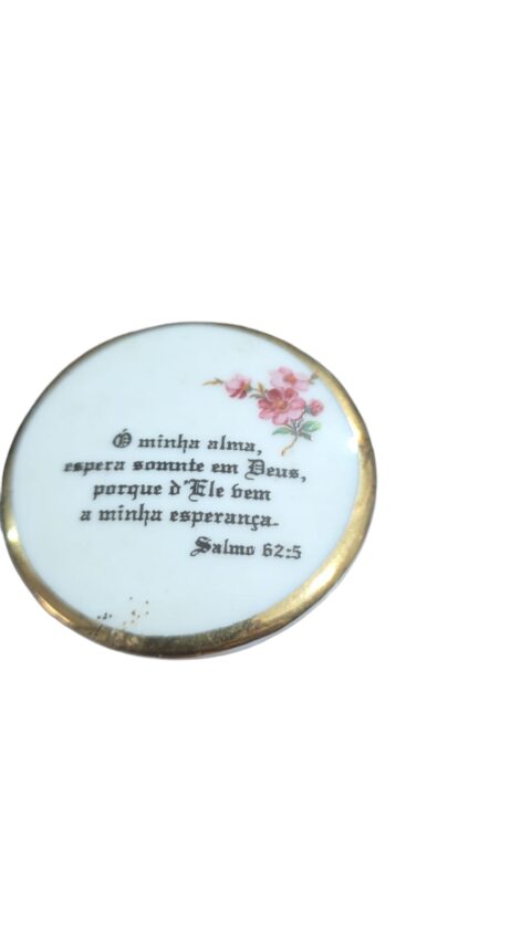 Porcelana com mensagem sacra