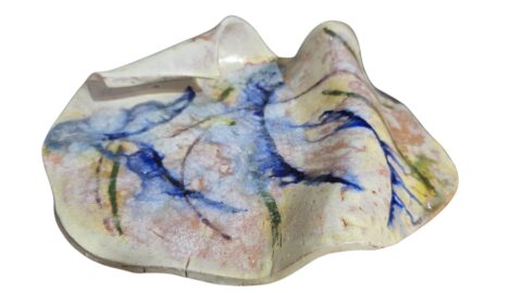 Elegante centro de mesa em cerâmica artesanal