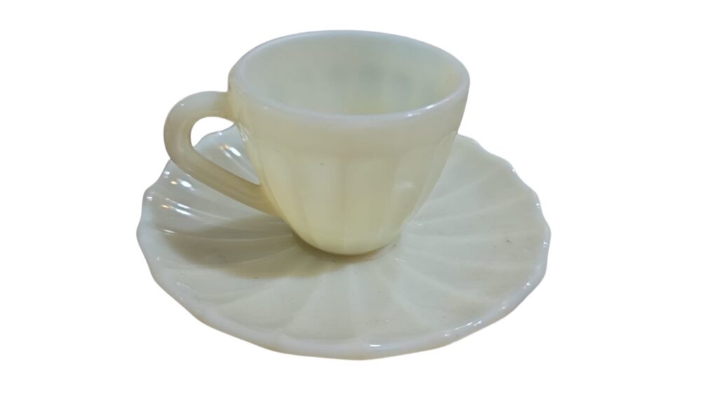 Bela xícara de café canelada, opalina Colorex