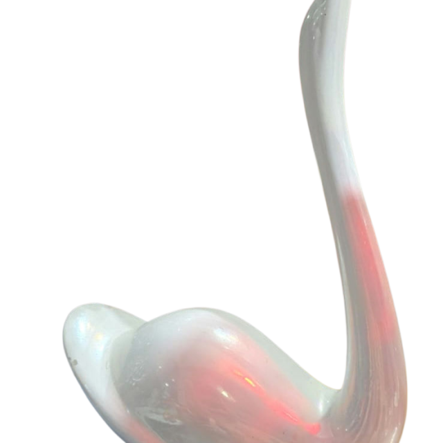 Bela escultura de louça cisne nacarado