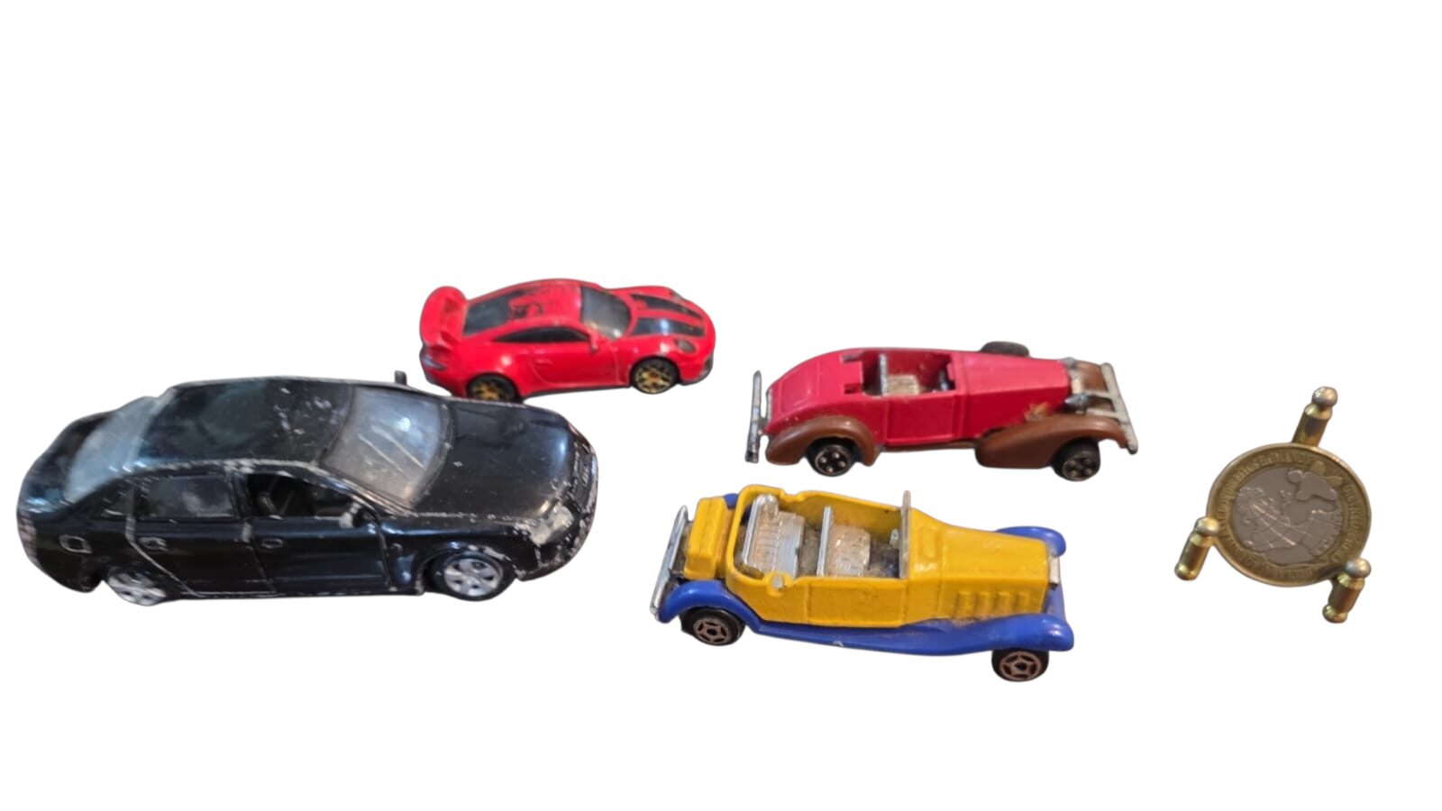 Lote com quatro carrinhos