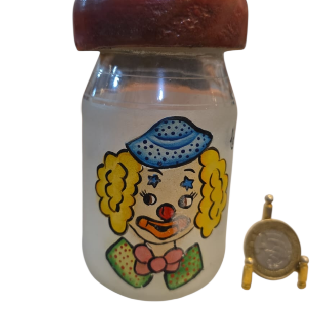Pote de vidro, tampa de madeira