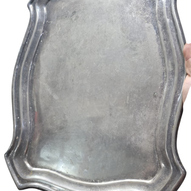 Elegante bandeja inglesa espessurada a prata