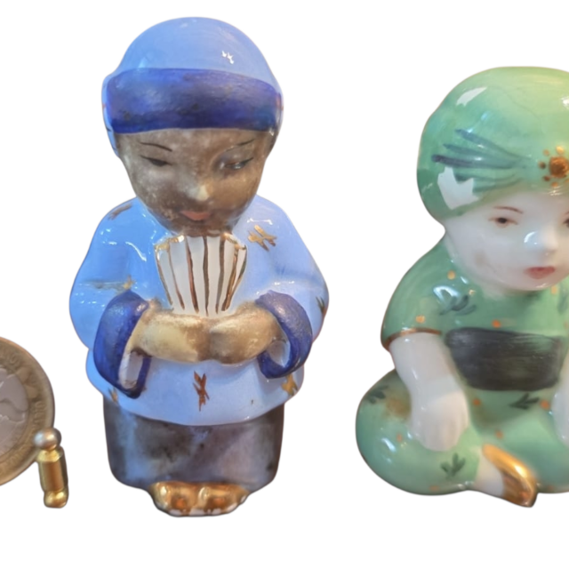 Par de esculturas de porcelana