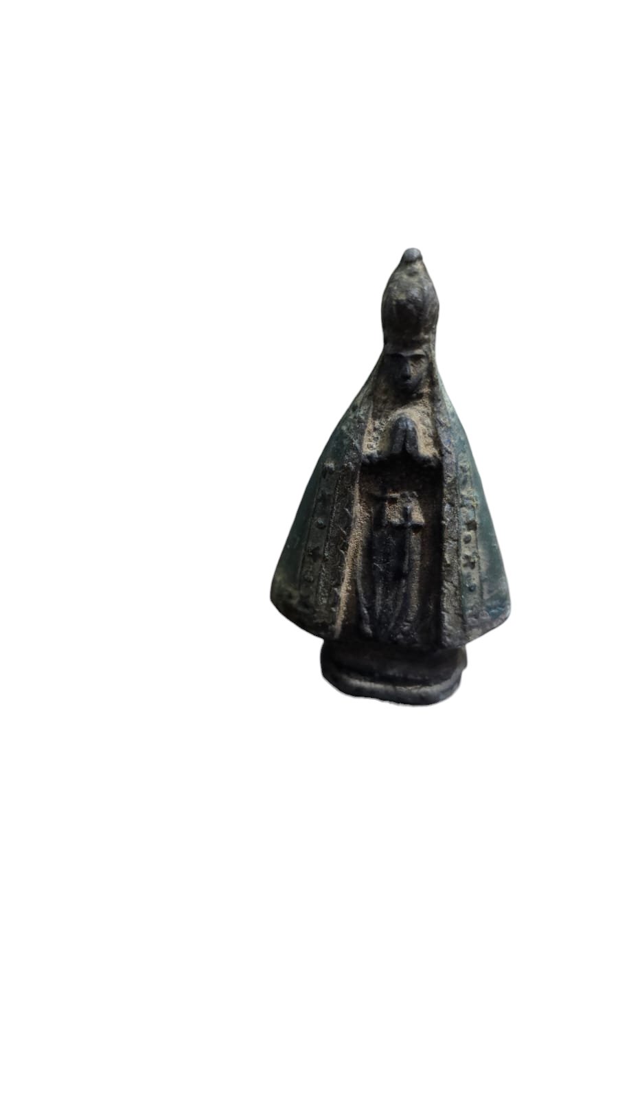 Imagem sacra de N. S. Aparecida, de metal