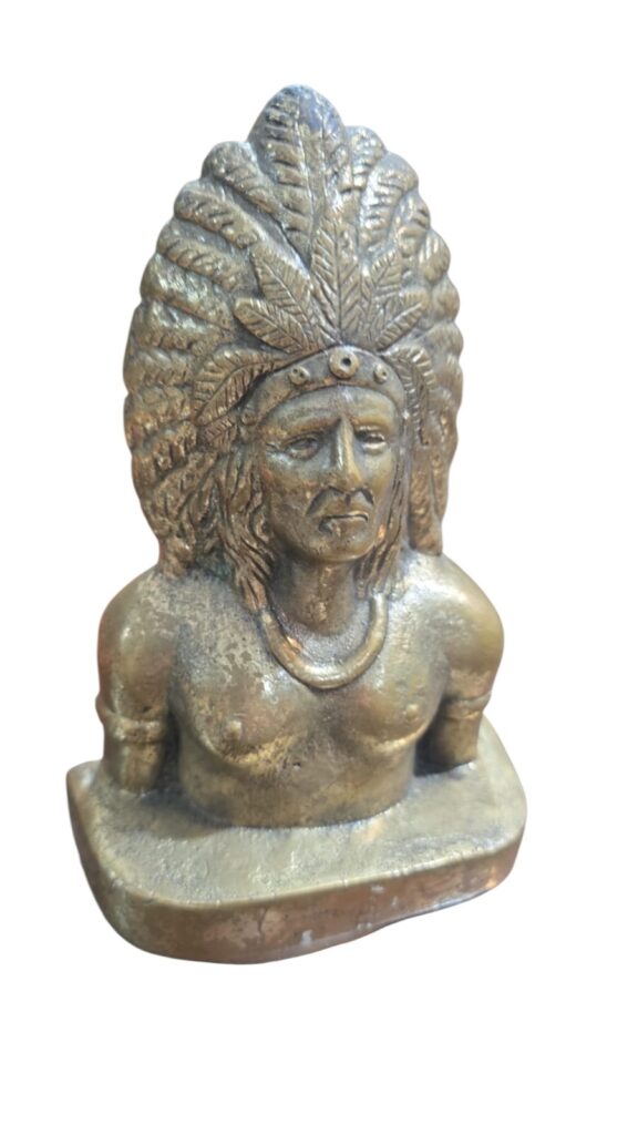 Antiga escultura índio apache de bronze