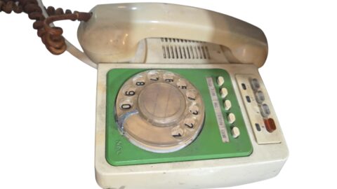 Diferenciado e antigo telefone