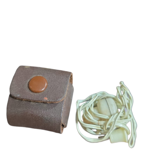 Antigo case de couro com microfone
