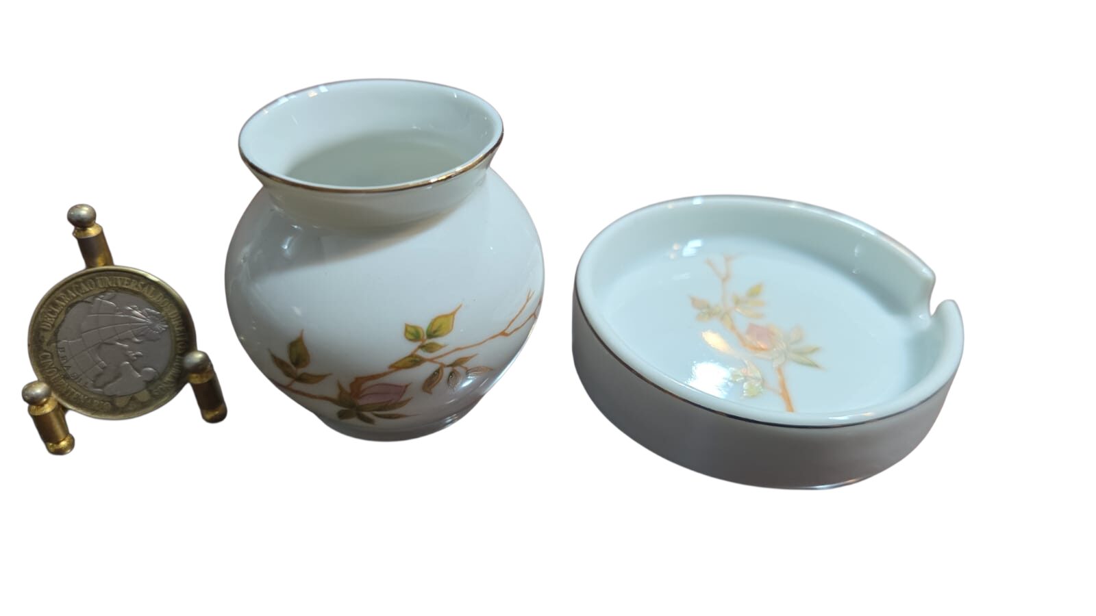 Par de porcelanas Schmidt, motivos florais