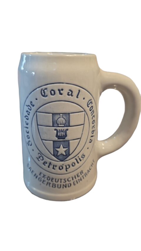 Antiga caneca Ceramarte do Coral de Petrópolis