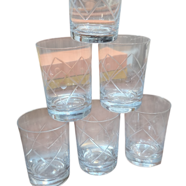 Copos de cristal com lapidações geométricas. (valor unitário)