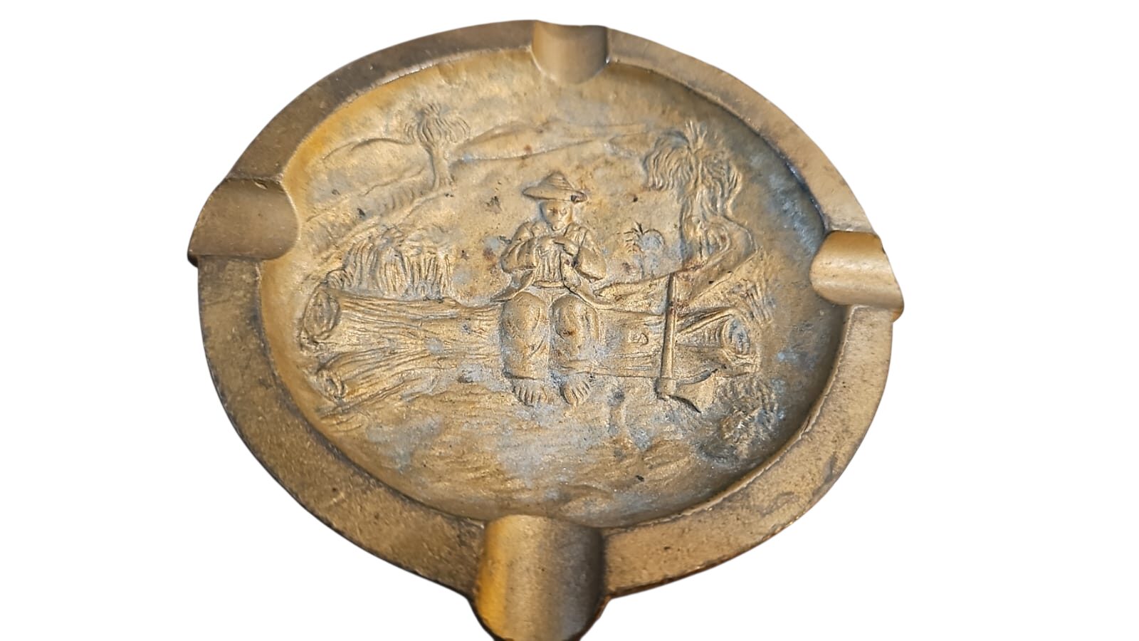 Antigo cinzeiro grande de bronze maciço com bela arte
