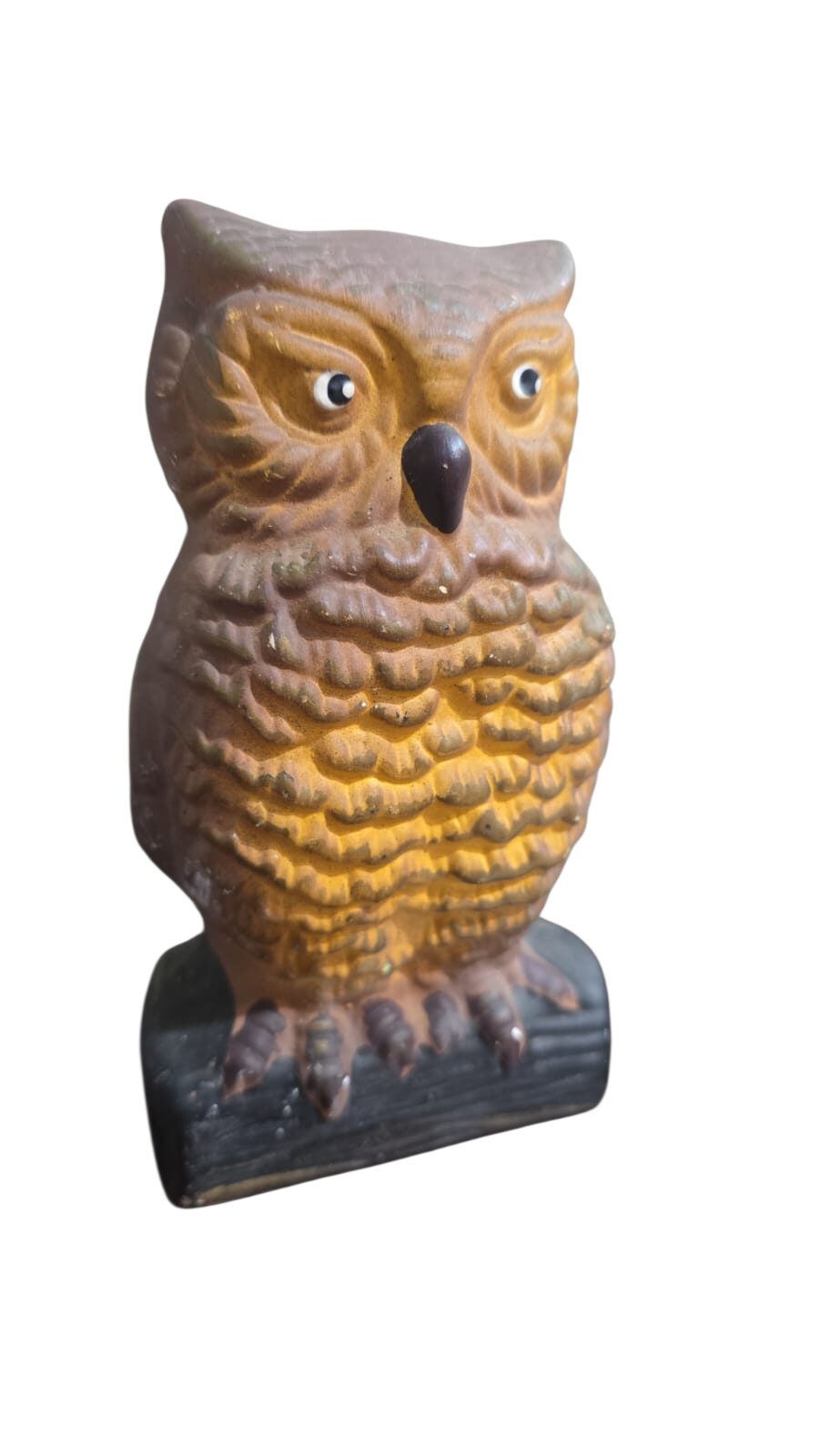 Bela escultura coruja de cerâmica