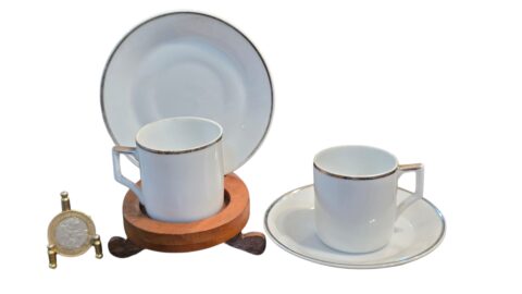 Xícara de café com pires em porcelana Mauá