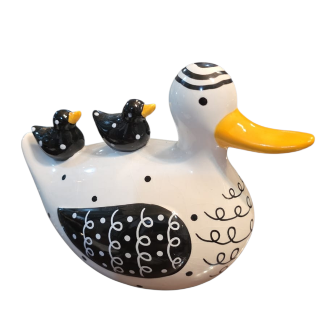 Escultura família de patinhos de porcelana pintados a mão