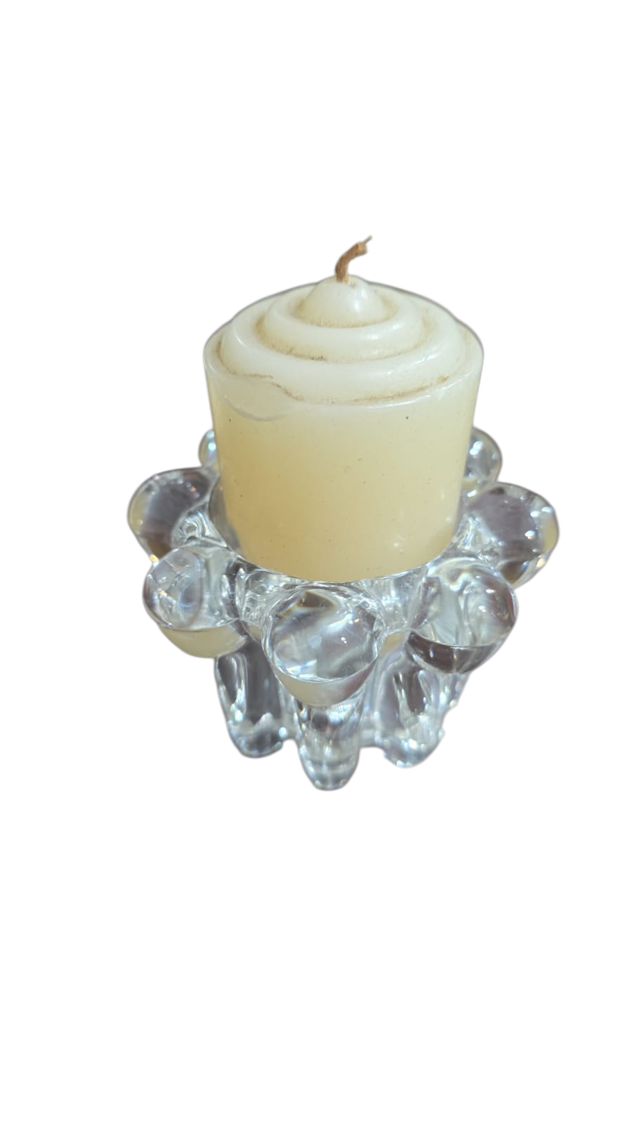 Antigo castiçal de cristal com vela