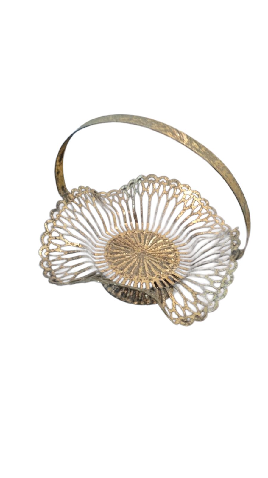 Antiga cesta em dourado metal