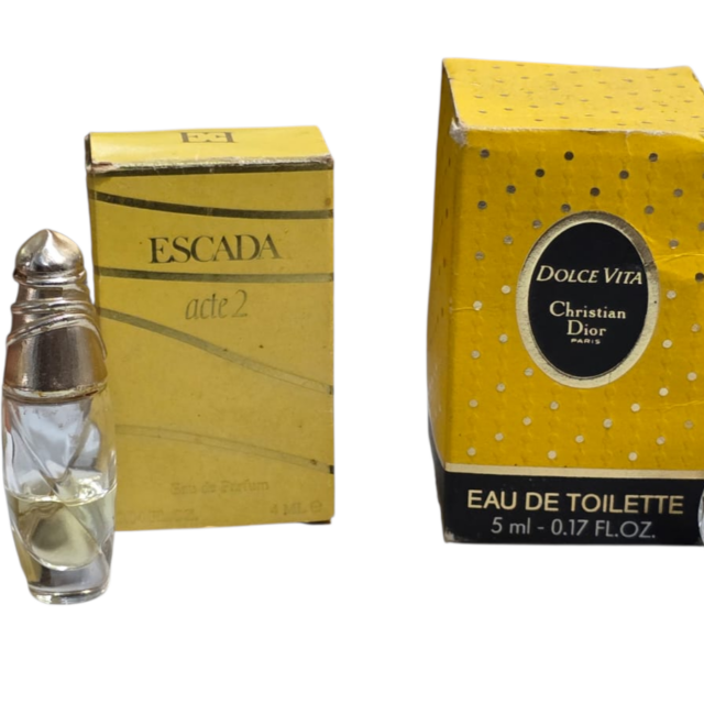 Par de frascos de perfumes franceses na caixa original